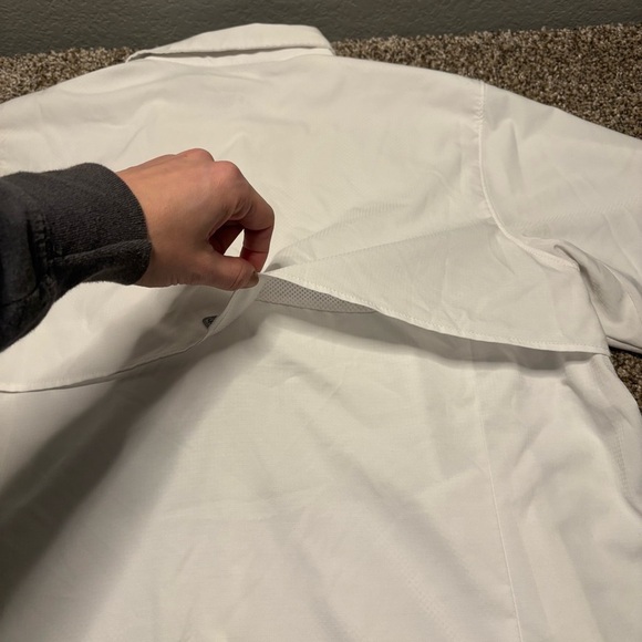 Columbia Women’s White Casual Button Down Shirt - Picture 11 of 12